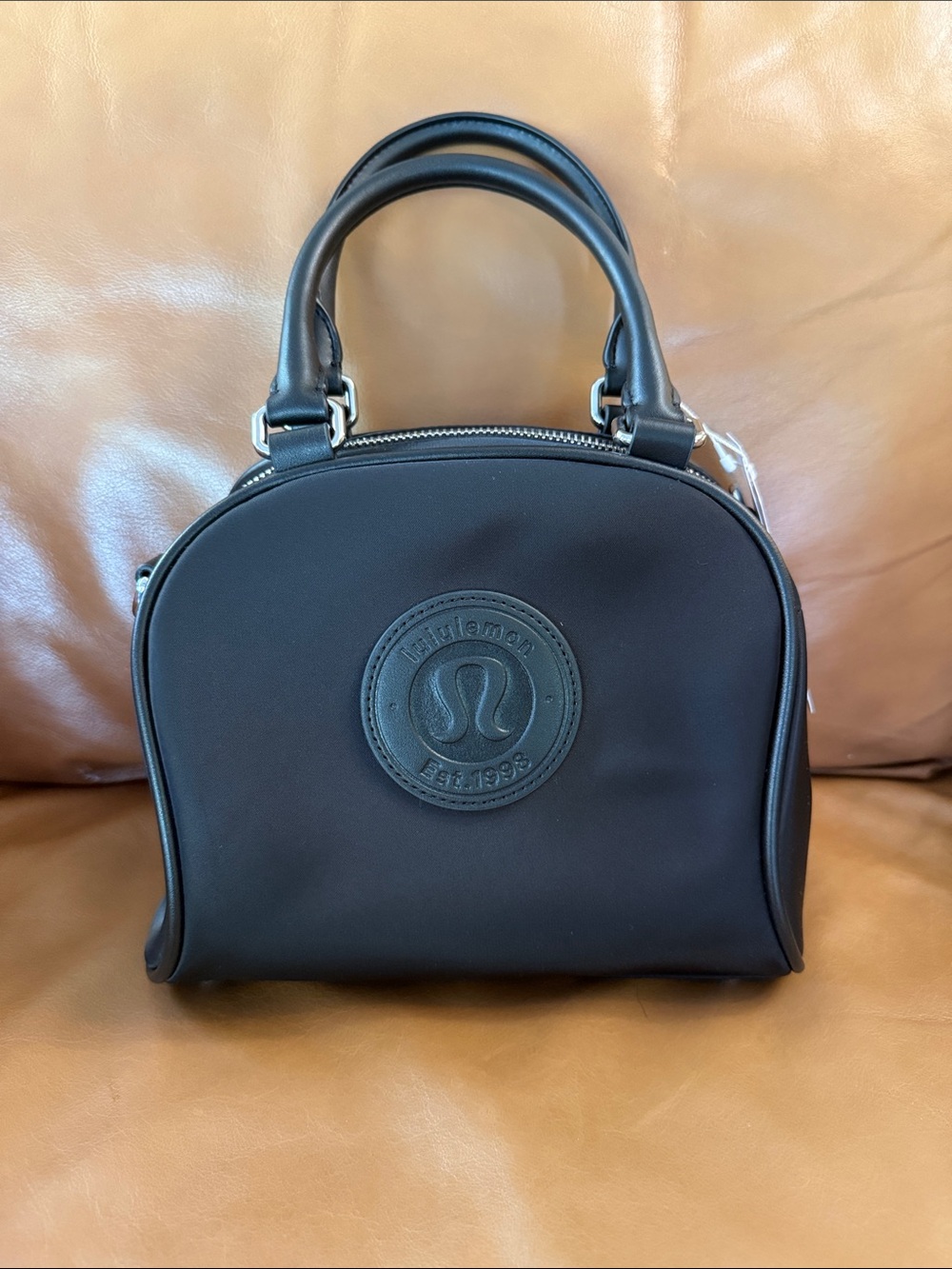 NWT Lululemon Bowler Crossbody Bag w Removable Shoulder Strap Black Silver 4.5L